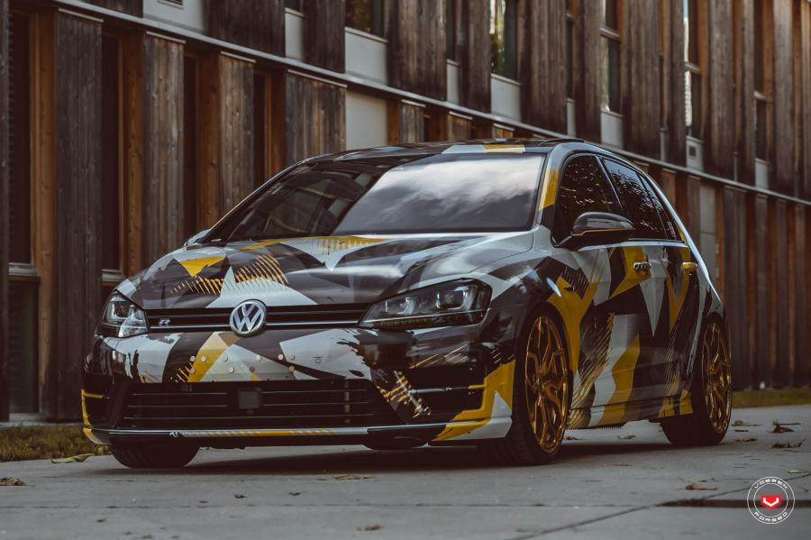  Volkswagen Golf R on Vossen Wheels (HC-3) 2017 года  (фото 24 из 36)
